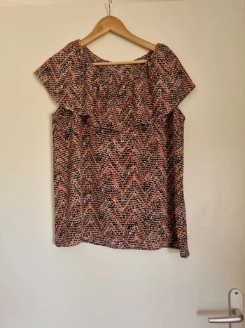 Blouse à motifs colorés sans manches