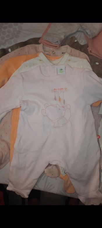 Lot vêtements bébé 1 mois quasi neuf