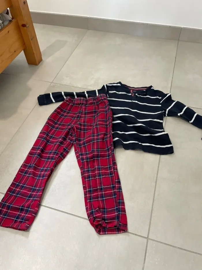 Lot pantalon pyjama + polo