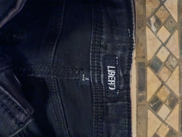 Jeans enfant très bon état - photo numéro 4