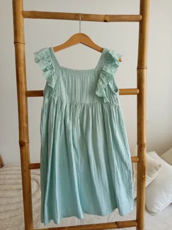 Robe en gaze de coton plumetis avec détails broderie anglaise 8 ans