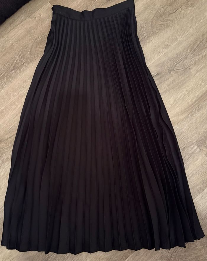 Jupe plissée noire - photo numéro 2