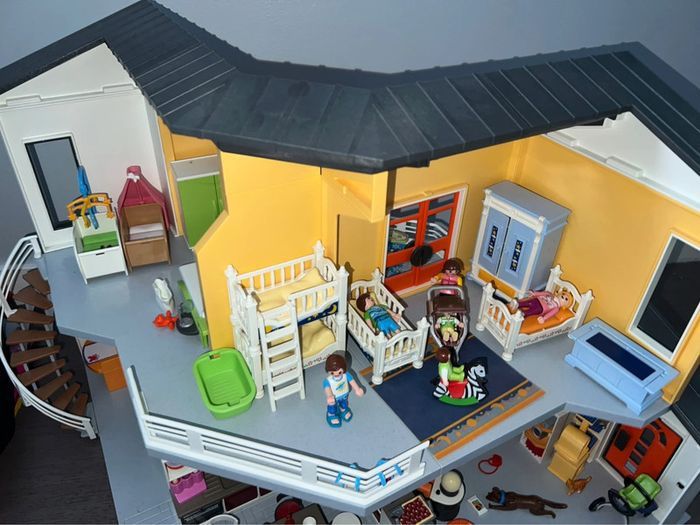 Maison Playmobil 2 étages 9266