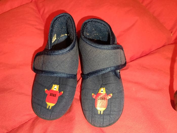 Pantoufles Tex taille 27 en très bon état