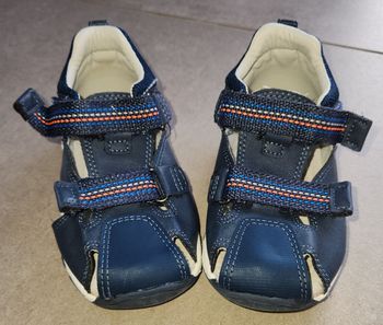 Sandales fermés à scratchs bleu marine 25