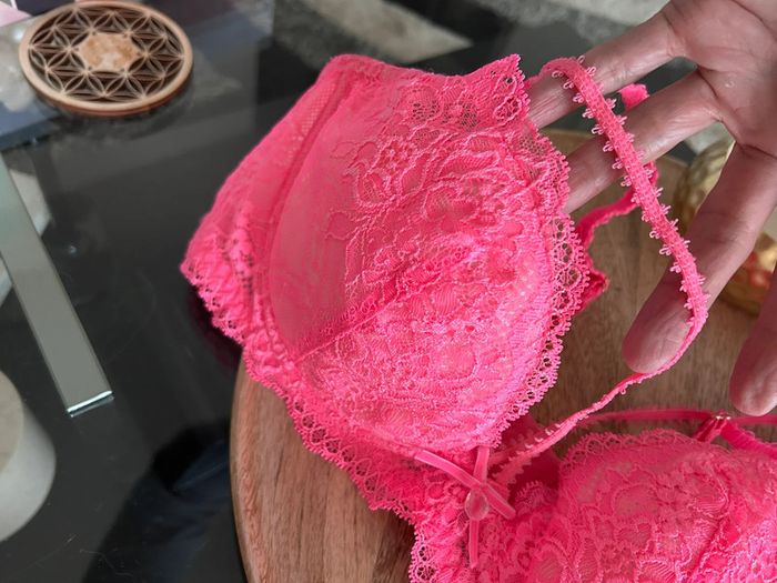 Soutien gorge rose en dentelle 85D - photo numéro 5