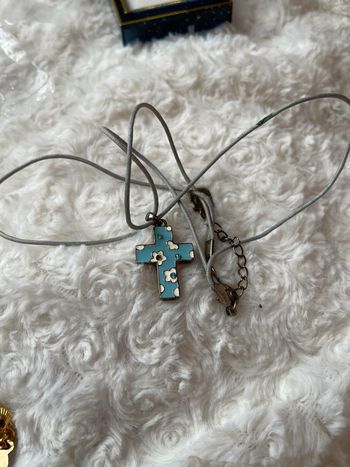 Collier avec croix