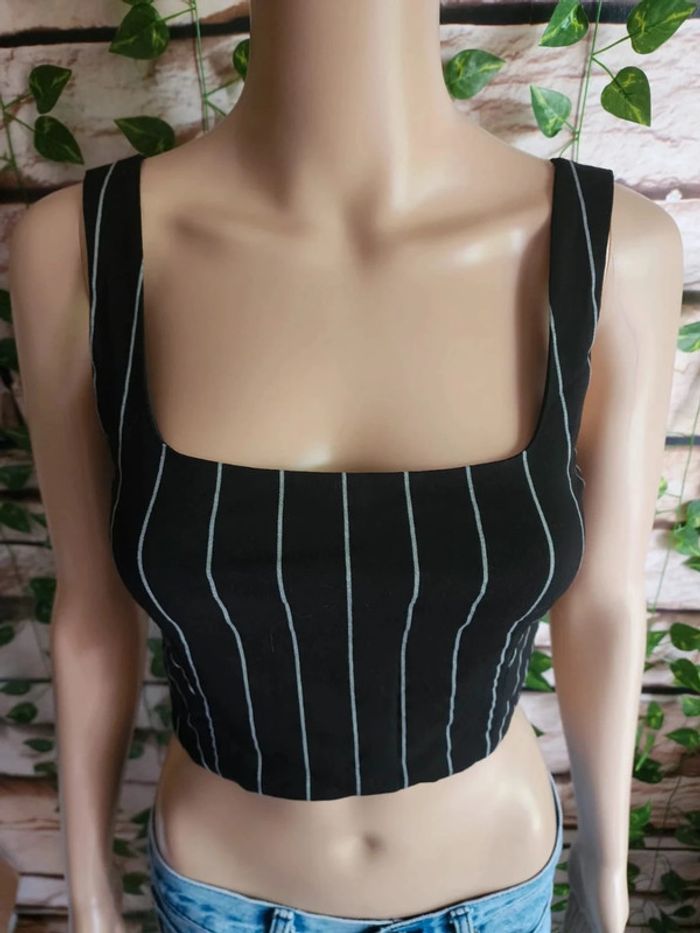 🌸Croptop H&M Divided Taille 38🌸 - photo numéro 2