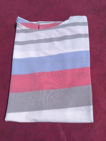 T-shirt à rayures taille XL avec pan arrondi