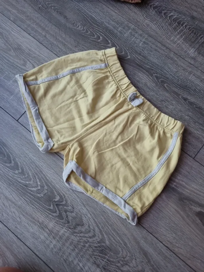 Short 10 ans