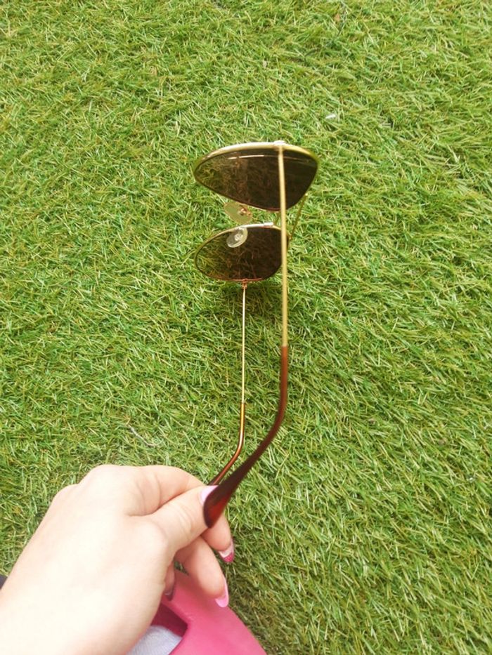 Lunette de soleil - photo numéro 3