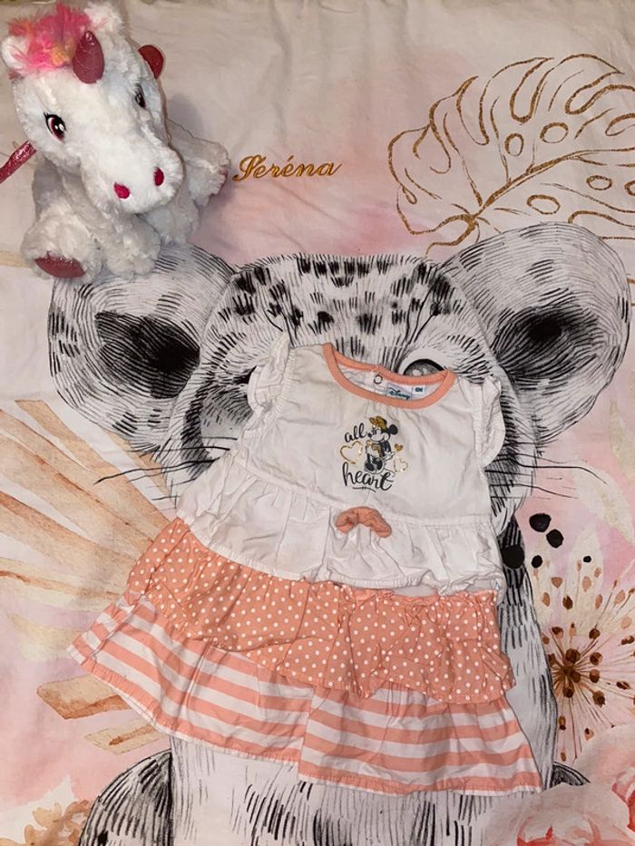 Robe Minnie, taille 6 mois, marque Disney.