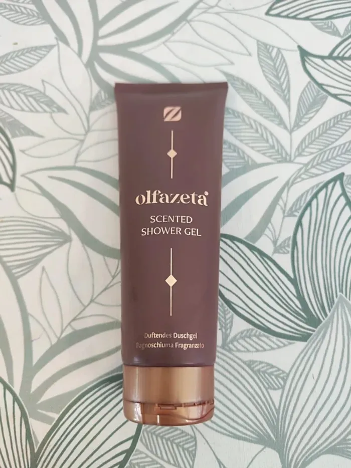 Olfazeta gel douche 250ml valeur 12€  à utiliser 6 mois après ouverture