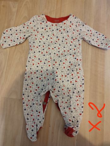 Deux pyjamas petits cœurs  1mois