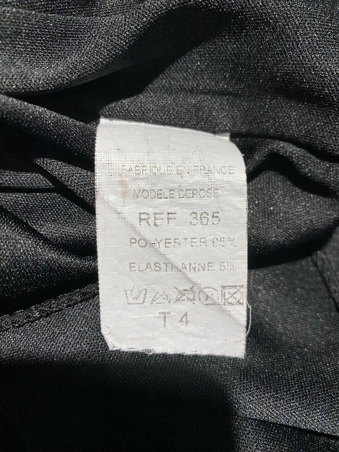 Magnifique robe perles sur l’encolure taille 4 modèle déposé - photo numéro 10