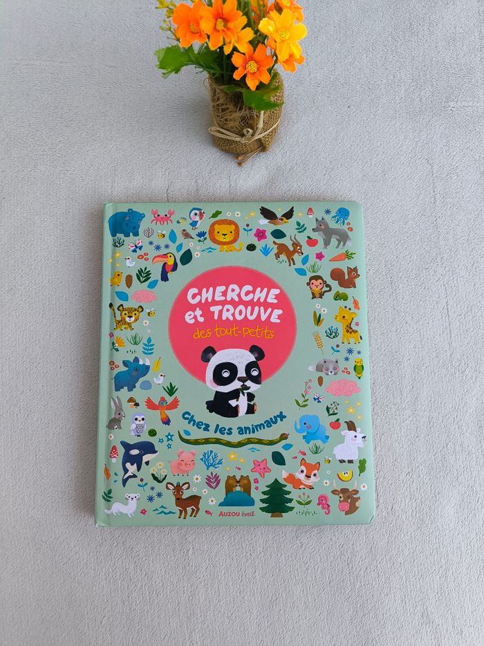 Livre Cherche et trouve chez les animaux Auzou