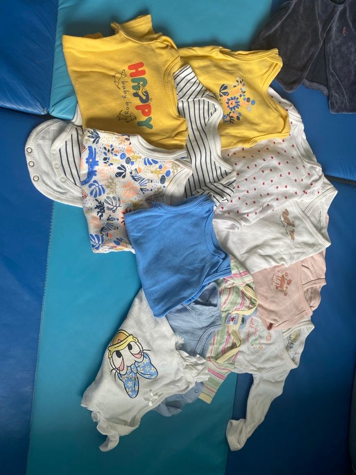 Lot vêtements fille 3 mois - photo numéro 2