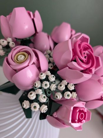 Bouquet de Roses rose à construire en Bloc de construction type Botanical 