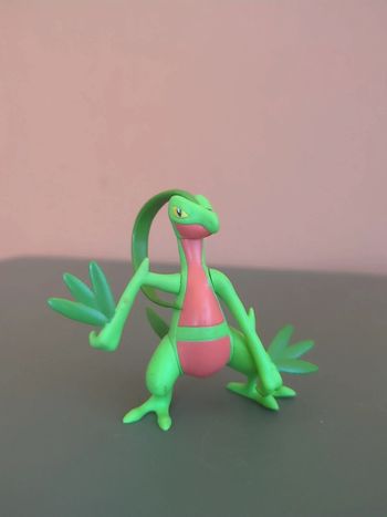 figurine pokémon massko