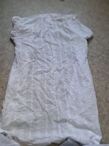 Chemise blanche.