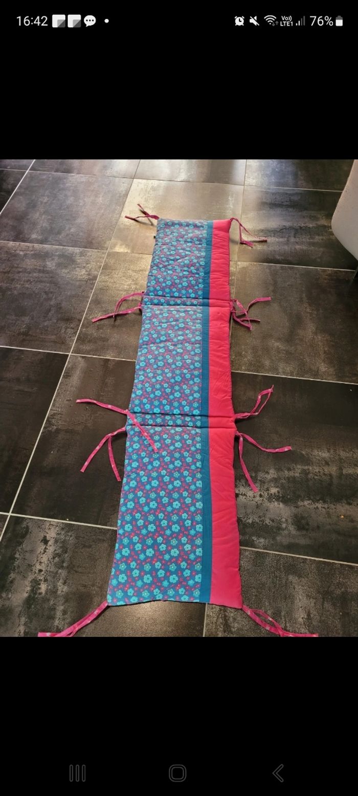 Tour de lit rose premaman