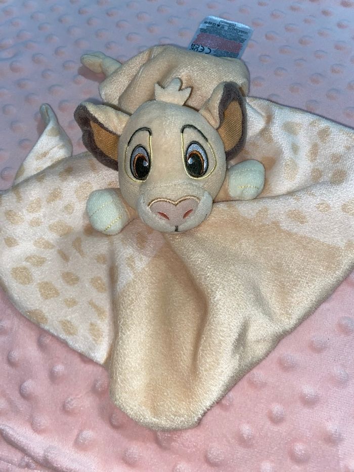 Doudou Simba (le roi lion) avec attache tétine