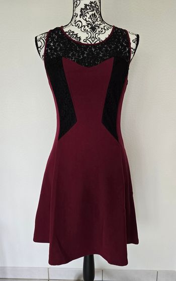 Jolie robe Morgan bordeaux dentelle taille 38