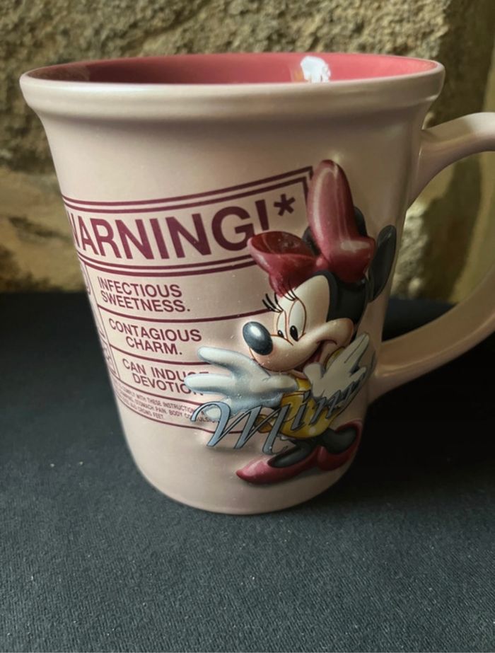 Grande tasse , mug Minnie en relief 3D Disneyland Resort Paris - photo numéro 3