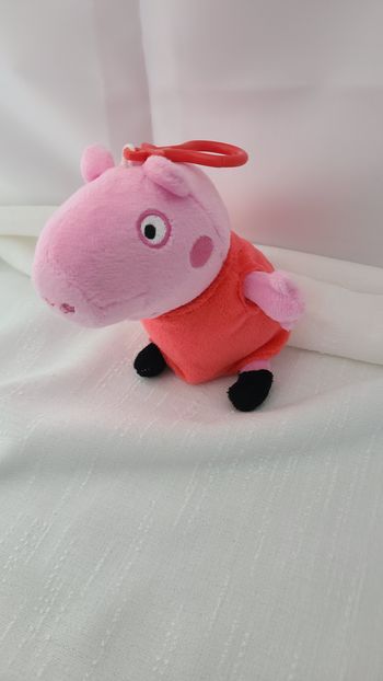 Peluche porte-clés Peppa Pig P.M.I Kids World robe rouge porte monnaie 16 cm