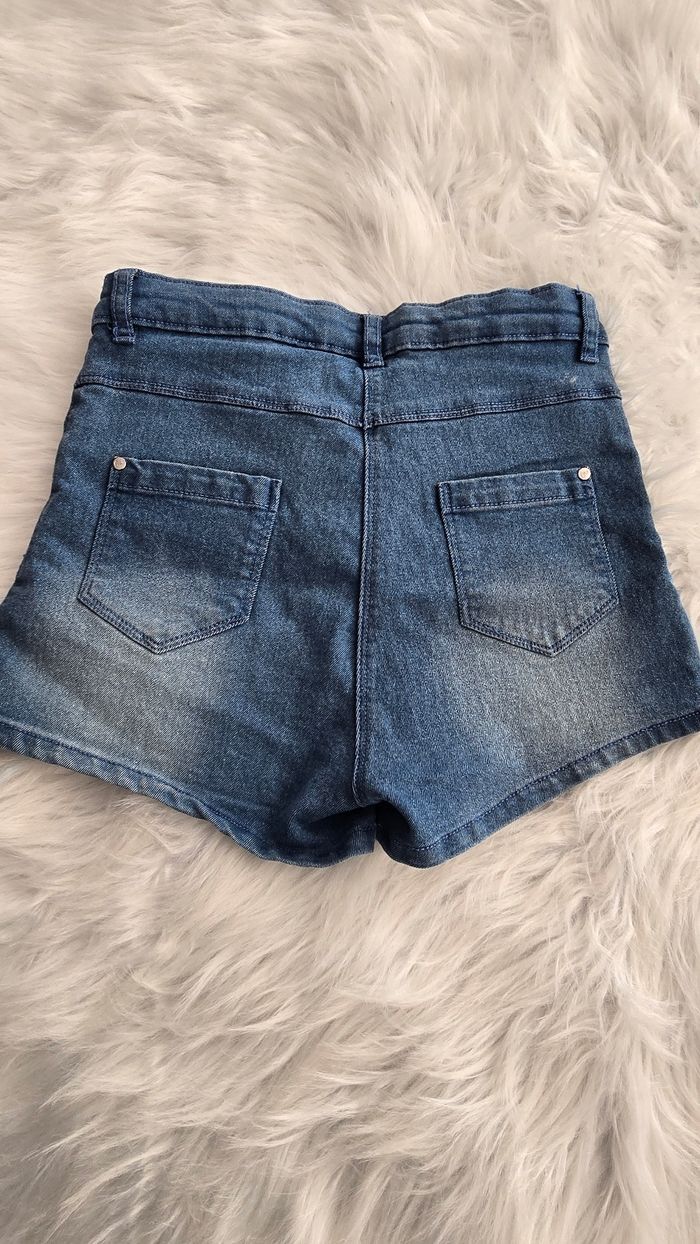 Neuf (non porté) 🩷😍🤩short en jeans 12 ans fille 🤩😍🩷 - photo numéro 2