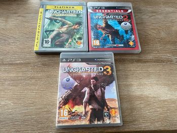 Lot de 3 jeux uncharted sur ps3