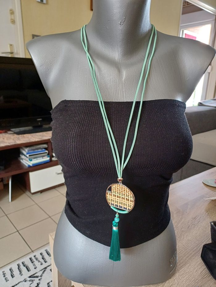 Joli sautoir vert