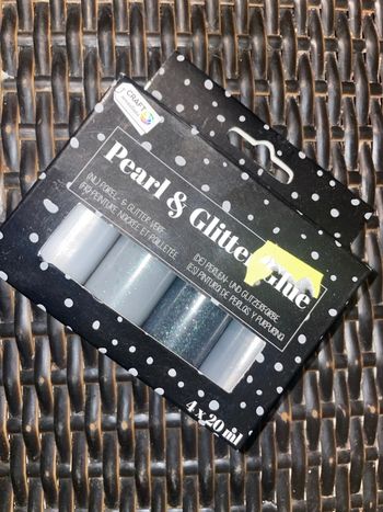 Peinture nacrée et pailletée