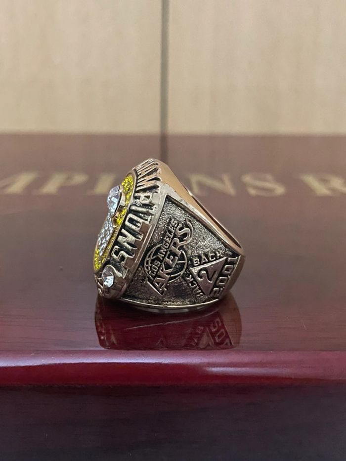 Bague NBA Lakers - photo numéro 2