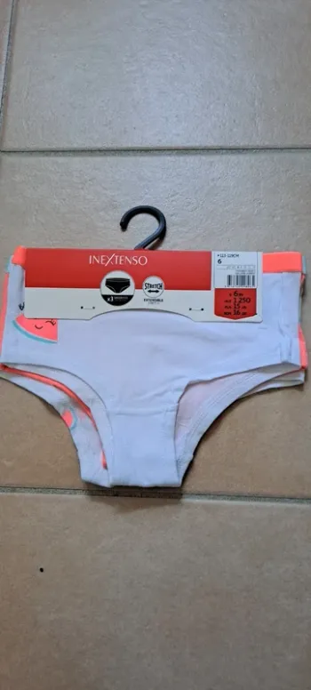 Lot shorty neufs 6 ans