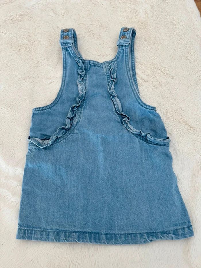 robe.