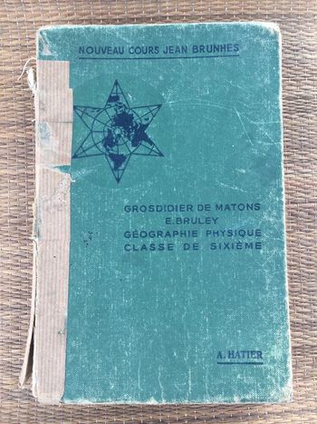 Livra ancien de géographie