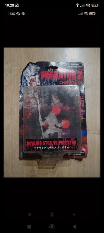 Figurine howling stealth predator 2 chimasuta 2005