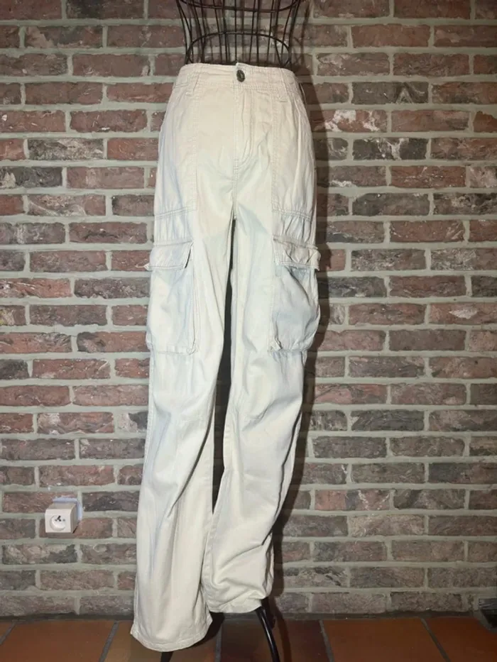 Jeans beige cargo Bershka Taille 32/XXS - photo numéro 3