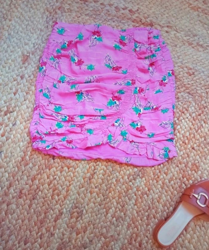 Jupe rose drapee - photo numéro 2