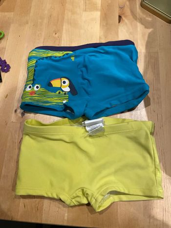 Lot de deux shorts de bain bébé 24 mois dpam