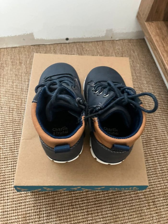 Chaussures enfant neuve Taille 22 - photo numéro 10