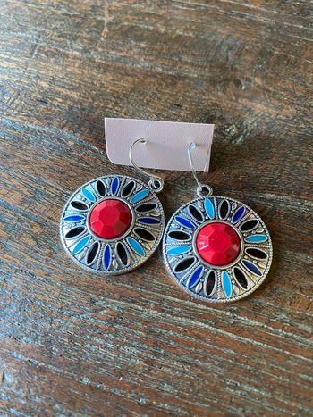 Magnifiques boucles d’oreilles colorées