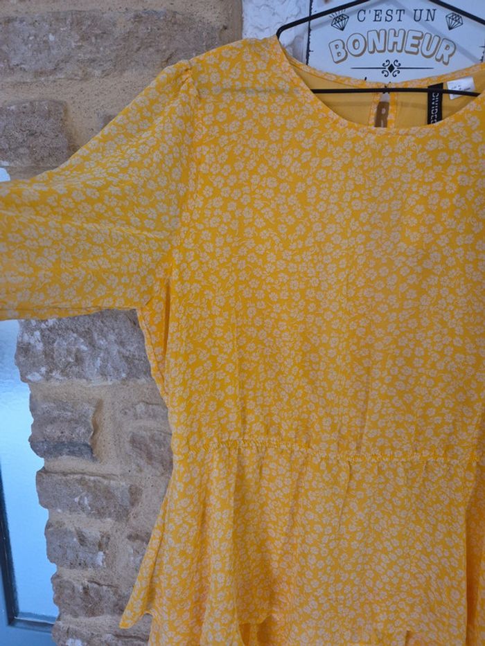 Magnifique robe jaune à fleurs jolis volants parfait pour le printemps/été H&M taille 46 - photo numéro 3
