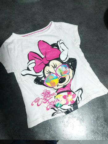 Tee shirt Minnie Disneyland Paris 6 ans en excellent état