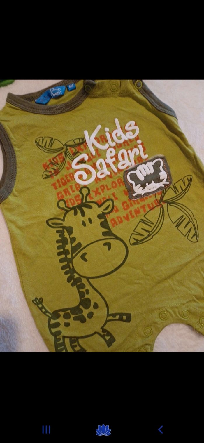 Combinaison d été bébé taille 6 mois - photo numéro 2