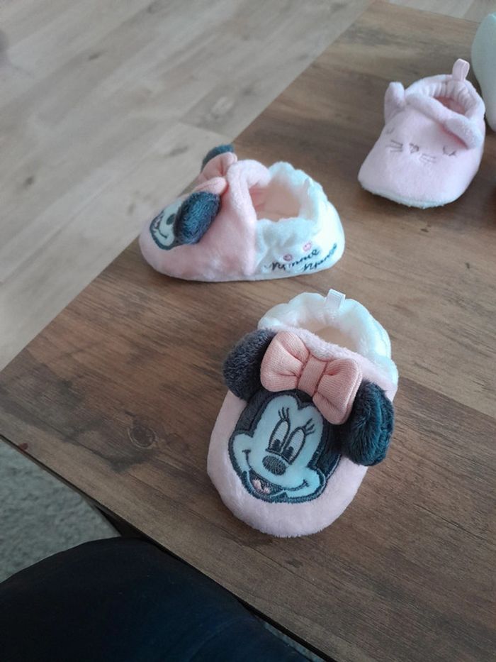 Chaussons Minnie 3-6mois - photo numéro 2