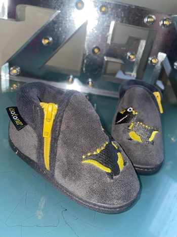 Chaussons bébé taille 21