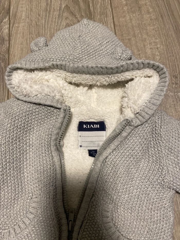 Gilet tricot gris Kiabi doublé 9 mois - photo numéro 2