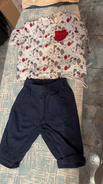 Ensemble bébé, trois mois